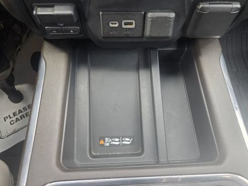 Used 2019 GMC Sierra 1500 SLT w/ SLT Premium Plus Package AWD/4WD image 24