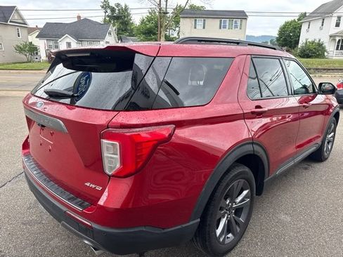 Used 2024 Ford Explorer XLT w/ Equipment Group 202A AWD/4WD image 6