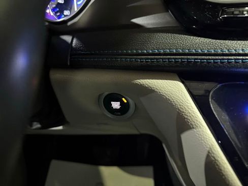 Used 2021 Chrysler Pacifica Touring-L image 18