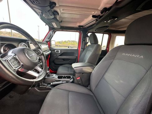 Used 2019 Jeep Wrangler Unlimited Sahara image 21