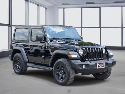 Used 2023 Jeep Wrangler Sport AWD/4WD image 3