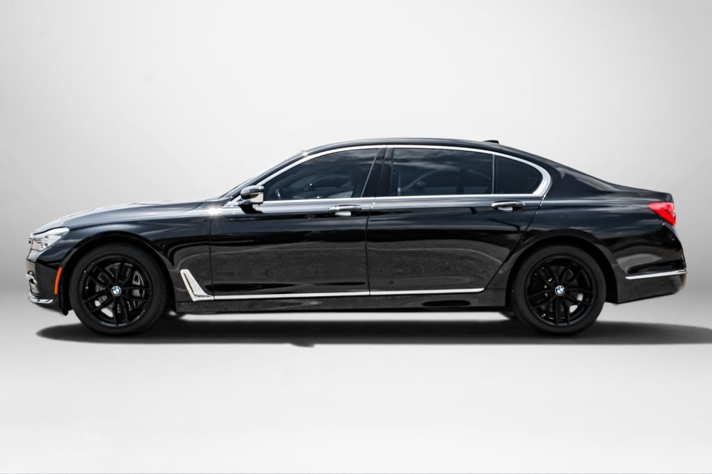 Used 2018 BMW 740i RWD image 9
