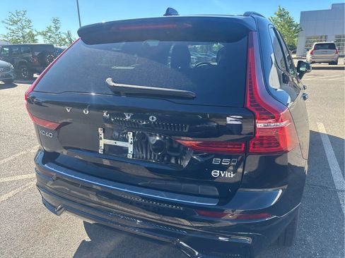 Used 2024 Volvo XC60 B5 Plus w/ Protection Package Premier AWD/4WD image 3