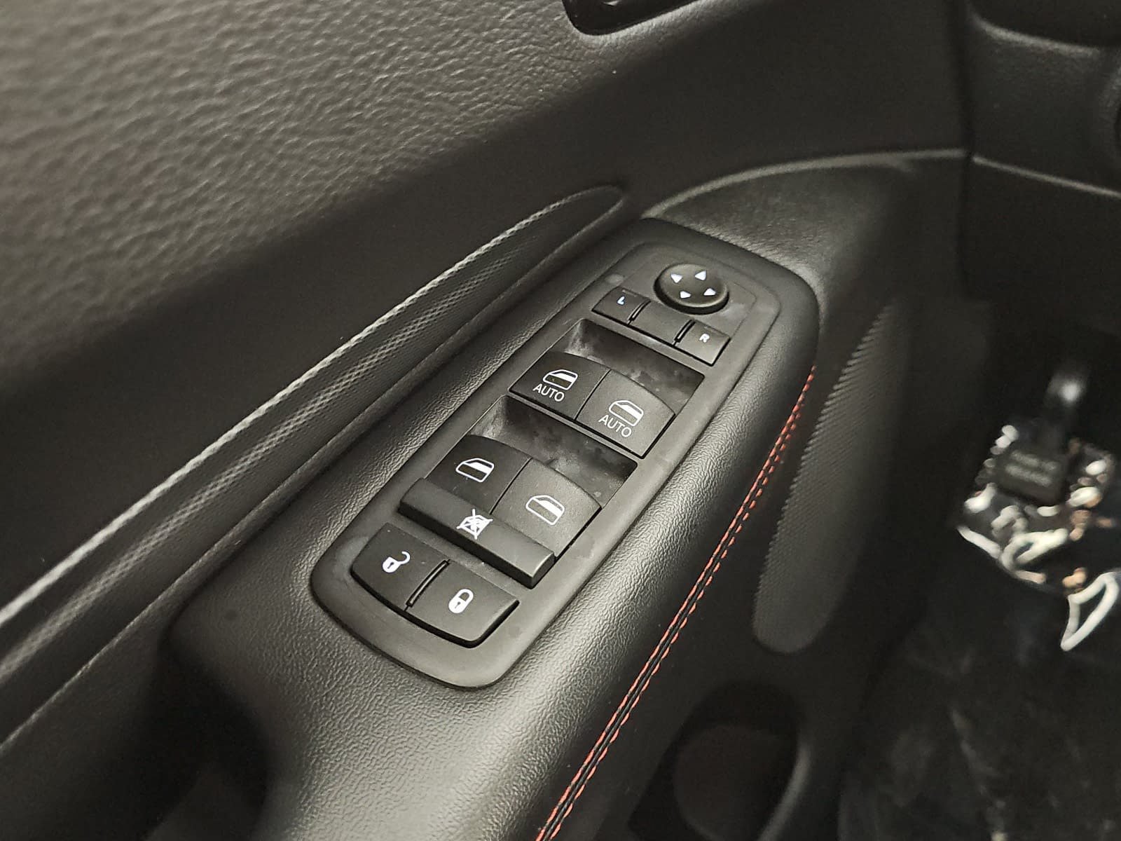 Used 2025 Dodge Durango GT AWD/4WD image 28