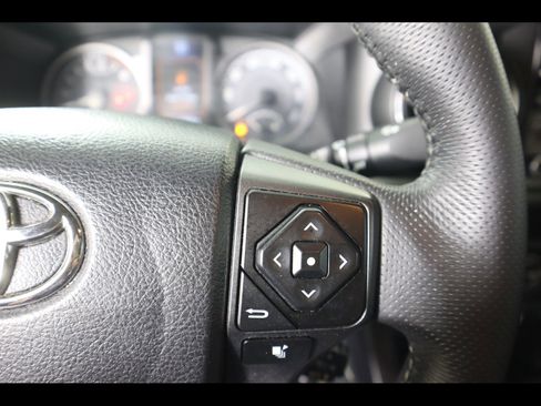Used 2021 Toyota Tacoma TRD Off-Road w/ Technology Package AWD/4WD image 25