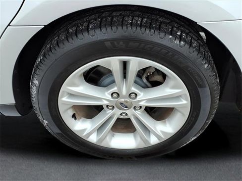 Used 2017 Ford Taurus SEL w/ Equipment Group 201A image 7