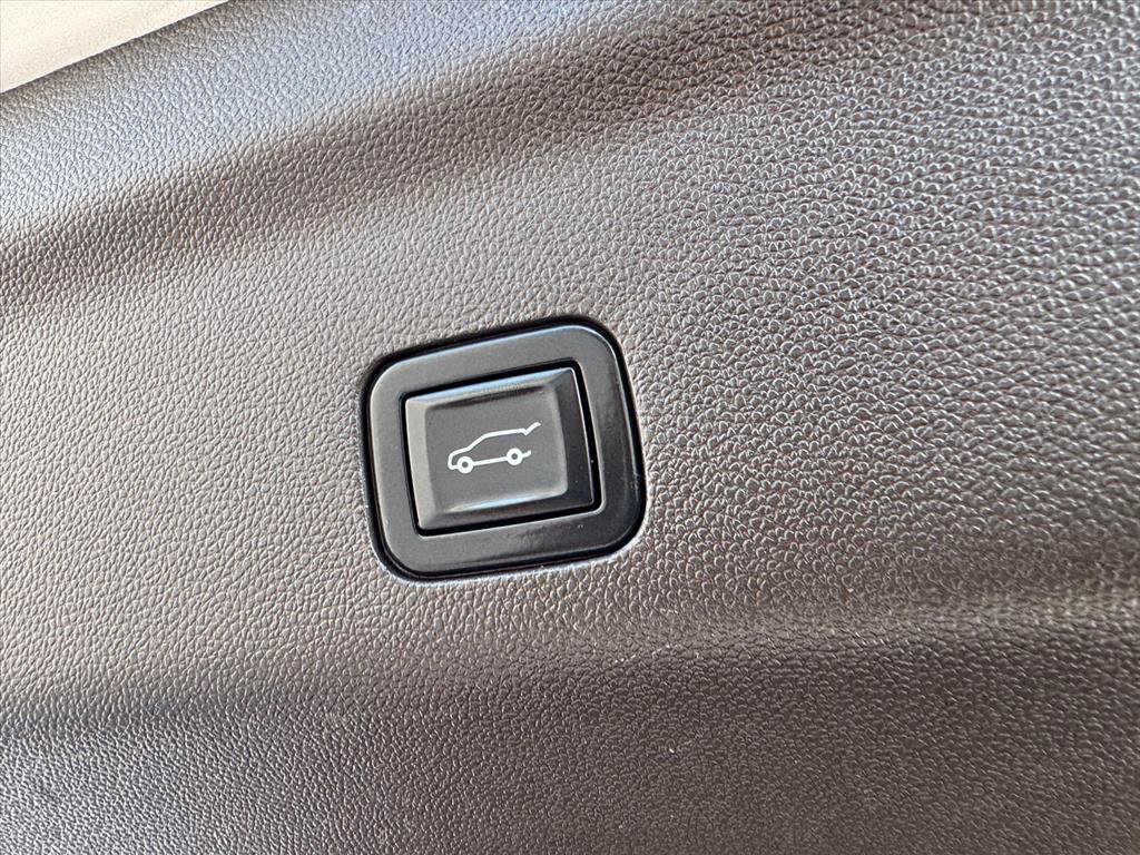 Used 2021 GMC Yukon SLT w/ SLT Luxury Plus Package AWD/4WD image 11