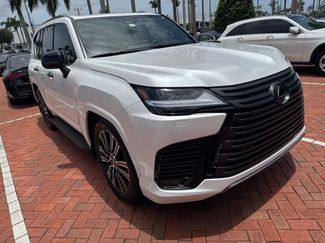 Used 2025 Lexus LX 700h Luxury w/ Appearance Package AWD/4WD video 1