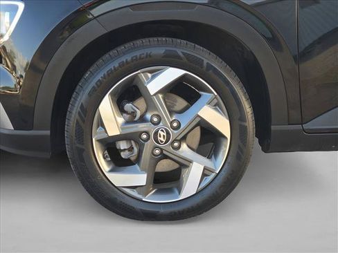 Used 2023 Hyundai Venue SEL FWD image 24