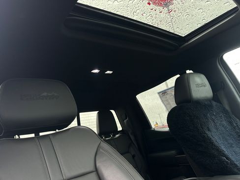 Used 2020 Chevrolet Silverado 1500 High Country w/ Technology Package image 16