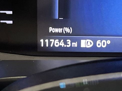 Used 2024 Ford Escape SE image 12