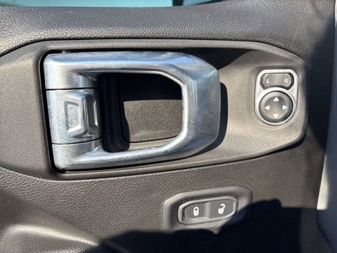 Used 2022 Jeep Wrangler Unlimited Sport image 49