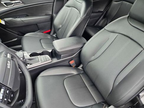 New 2026 Kia Sportage EX FWD image 17