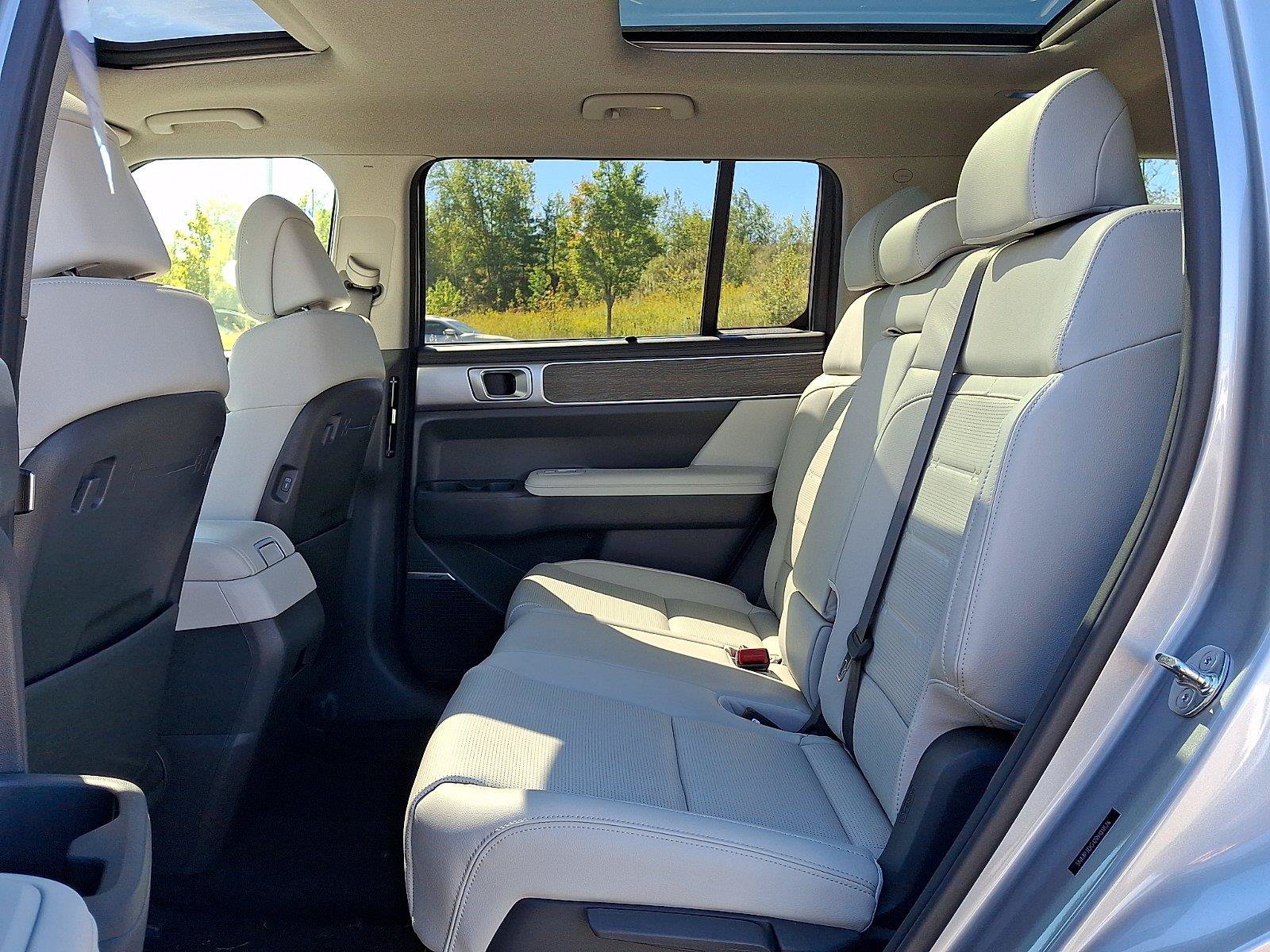 Used 2024 Hyundai Santa Fe Limited AWD/4WD image 10