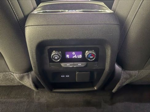 Certified 2024 Chevrolet Traverse LT FWD image 26