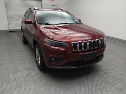 Used 2019 Jeep Cherokee Latitude Plus w/ Cold Weather Group AWD/4WD image 13