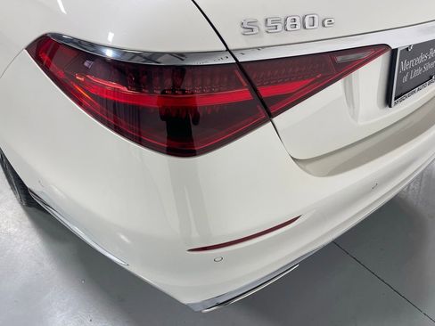 Used 2023 Mercedes-Benz S 580e 4MATIC Sedan w/ 3D Technology Package image 12