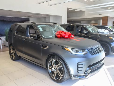 New 2026 Land Rover Discovery Limited Edition image 3