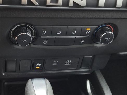 Certified 2025 Nissan Frontier SV image 35