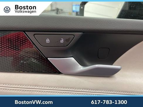 New 2026 Volkswagen Tiguan SE image 28