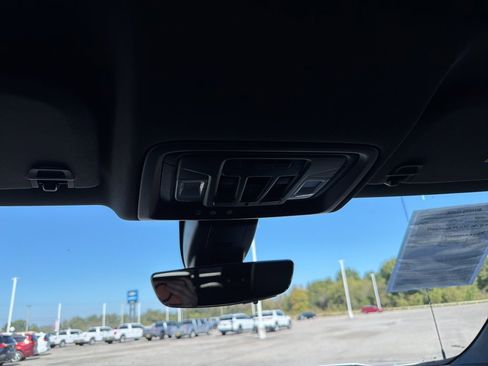 Used 2019 Chevrolet Silverado 1500 High Country w/ Technology Package image 21