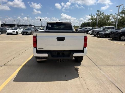 Used 2025 Toyota Tacoma TRD Off-Road AWD/4WD image 6