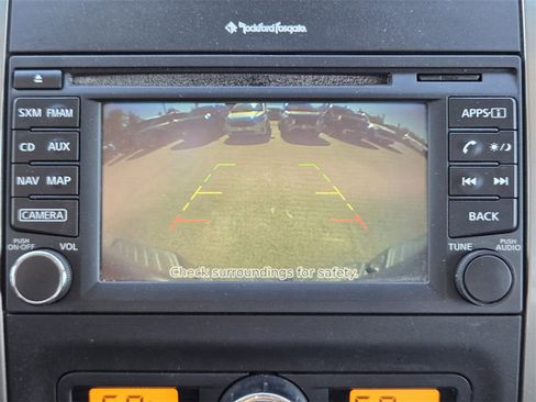 Used 2019 Nissan Frontier SL image 17