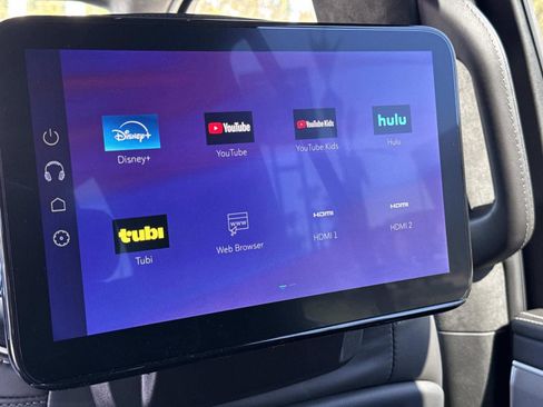 New 2025 Cadillac Escalade Sport Platinum w/ LPO, Floor Liner Package image 19