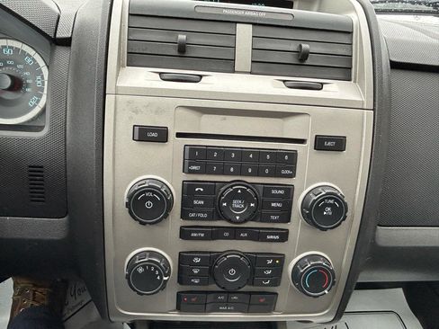 Used 2012 Ford Escape XLT w/ Canadian Comfort Pkg AWD/4WD image 23