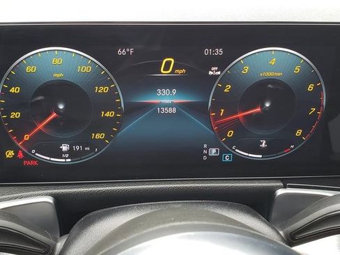 Used 2023 Mercedes-Benz GLB 250 4MATIC image 32