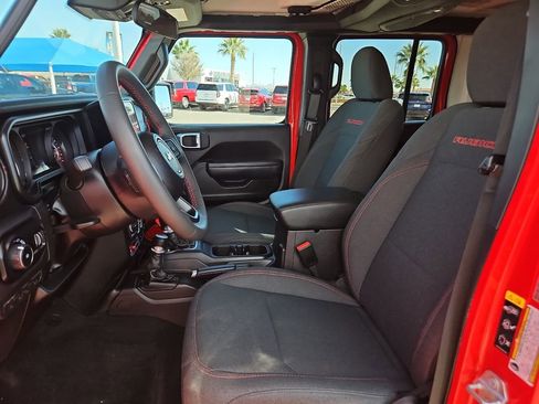 Used 2025 Jeep Wrangler Unlimited Rubicon image 13