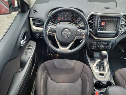 Used 2015 Jeep Cherokee Latitude FWD image 12