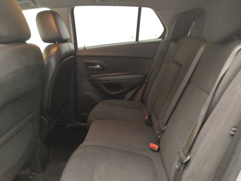 Used 2022 Chevrolet Trax LS w/ Tint and Cruise Package FWD image 18