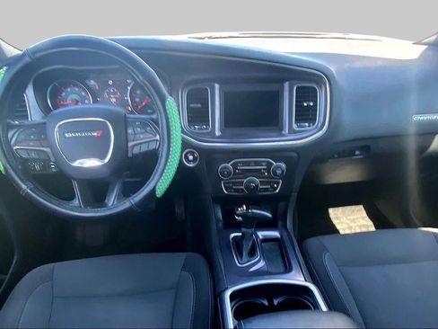 Used 2018 Dodge Charger SXT RWD image 14