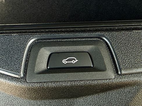 New 2026 BMW X5 M60i image 13