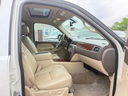 Used 2013 Chevrolet Tahoe LTZ AWD/4WD image 23