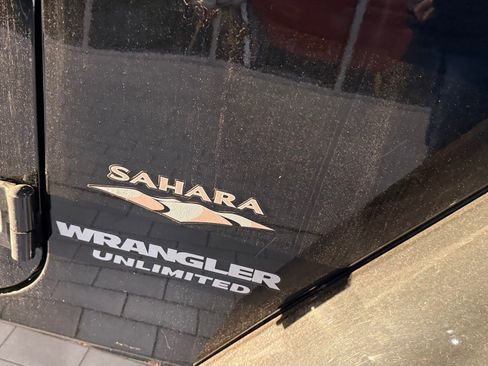 Used 2012 Jeep Wrangler Unlimited Sahara w/ Dual Top Group image 14