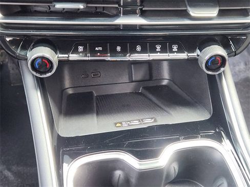 Certified 2025 Chevrolet Traverse LT image 14