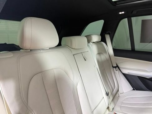 Used 2022 BMW X5 xDrive40i w/ M Sport Package AWD/4WD image 27