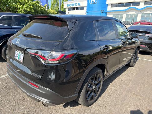 Used 2025 Honda HR-V Sport image 4