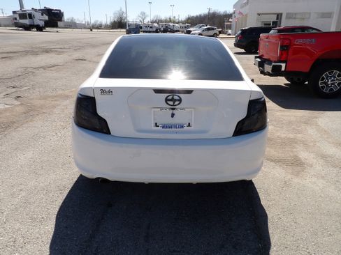 Used 2013 Scion tC FWD image 6