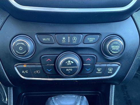 Used 2022 Jeep Cherokee Latitude Lux image 31