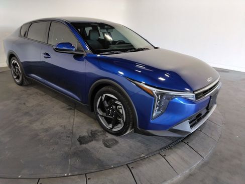 Used 2025 Kia K4 EX image 4