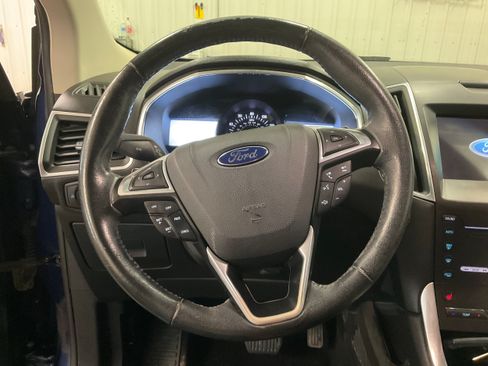 Used 2016 Ford Edge Titanium w/ Technology Package FWD image 13