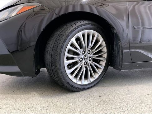 Used 2020 Toyota Avalon Limited FWD image 20