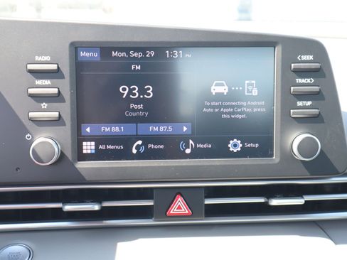 New 2025 Hyundai Elantra Sport image 13