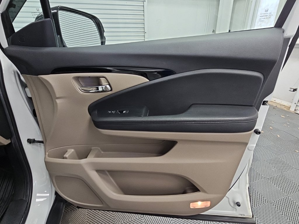 Used 2022 Honda Pilot Touring image 45