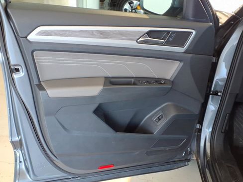 Used 2023 Volkswagen Atlas Cross Sport SE w/ Panoramic Sunroof Package AWD/4WD image 10