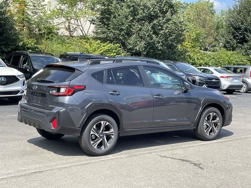 Used 2025 Subaru Crosstrek 2.0i Premium image 5