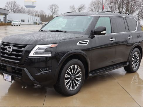 Used 2024 Nissan Armada SL w/ Midnight Edition Package AWD/4WD image 2